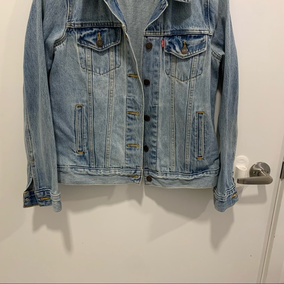 Levi’s jean jacket - Picture 4 of 8